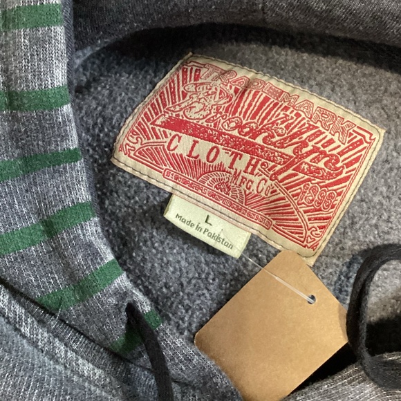 1659. Men’s Trademark Grey & Green Striped Hoodie EUC Size Large - Picture 4 of 4